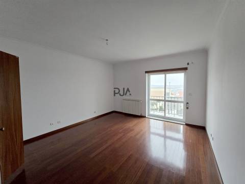 Apartamento T4 Venda em Guarda,Guarda