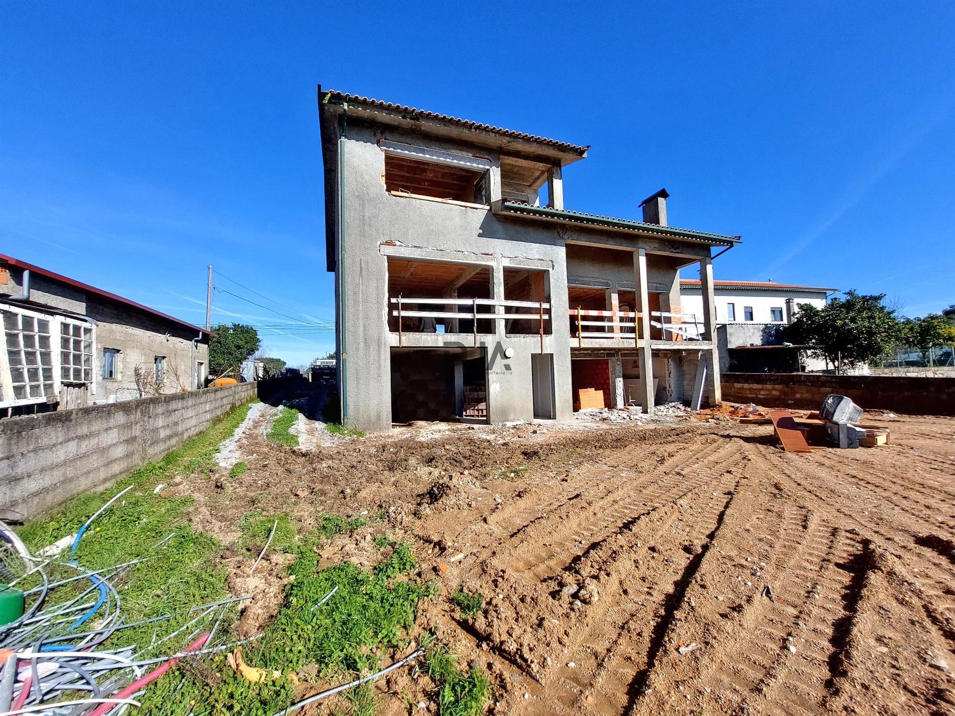 Moradia Geminada T4 Venda em São João de Lourosa,Viseu