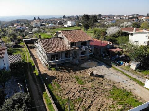 Moradia T4 em S. João de Lourosa, Viseu