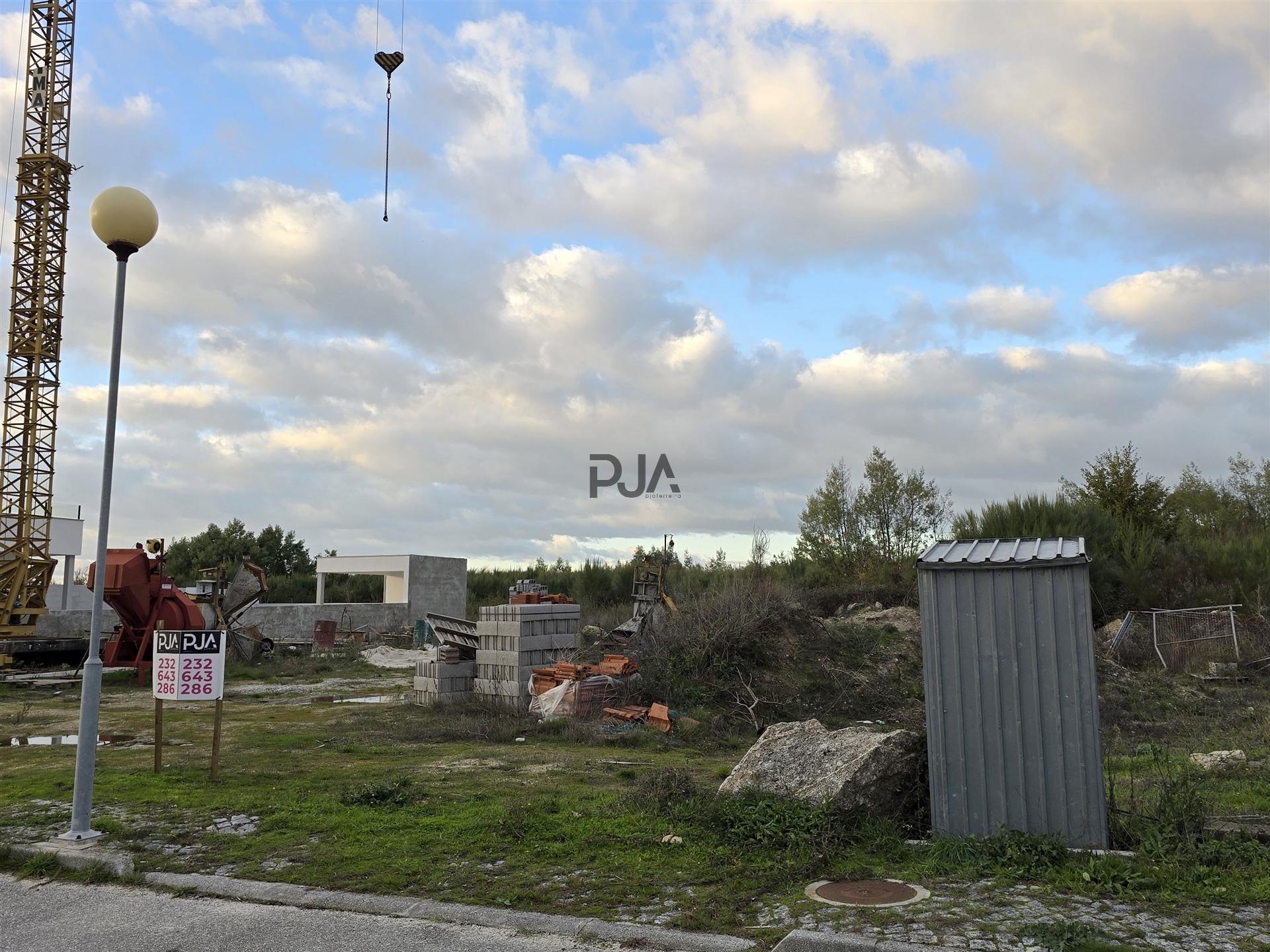 Lote de Terreno para Construção em Nespereira, Gouveia