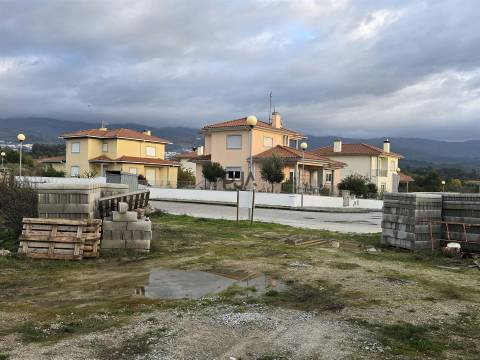Lote de Terreno para Construção em Nespereira, Gouveia