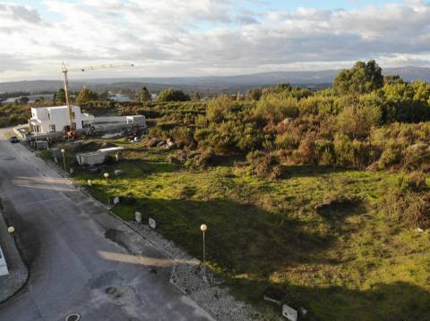 Lote de Terreno para Construção em Nespereira, Gouveia
