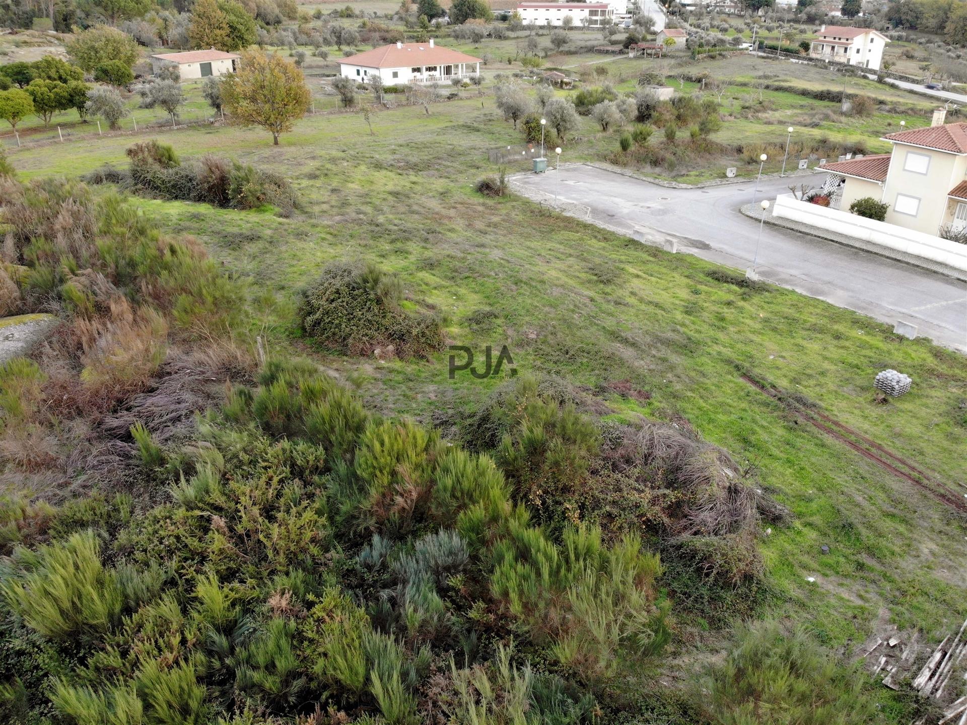 Lote de Terreno para Construção em Nespereira, Gouveia