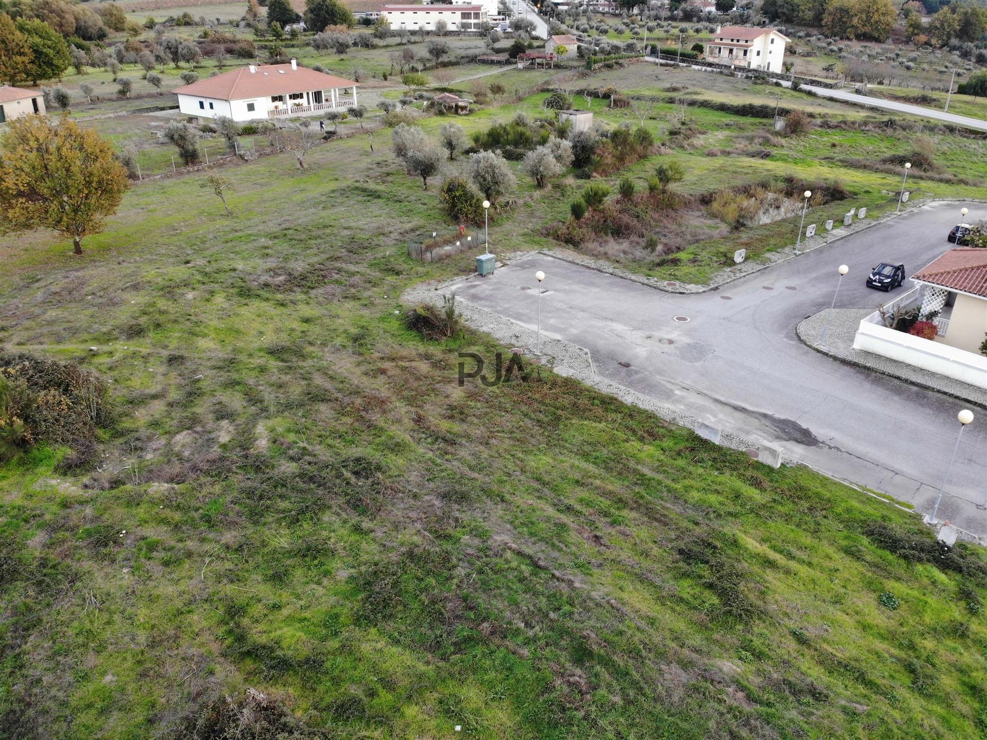 Lote de Terreno para Construção em Nespereira, Gouveia