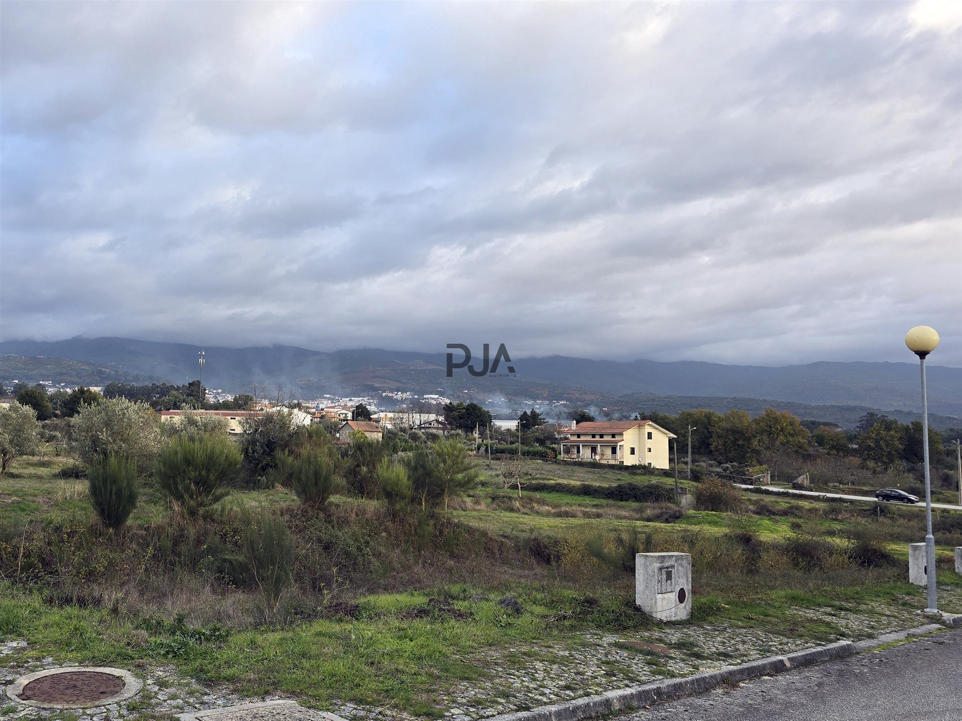 Lote de Terreno para Construção em Nespereira, Gouveia