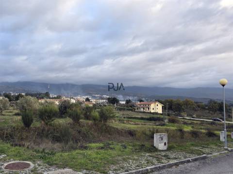Lote de Terreno para Construção em Nespereira, Gouveia