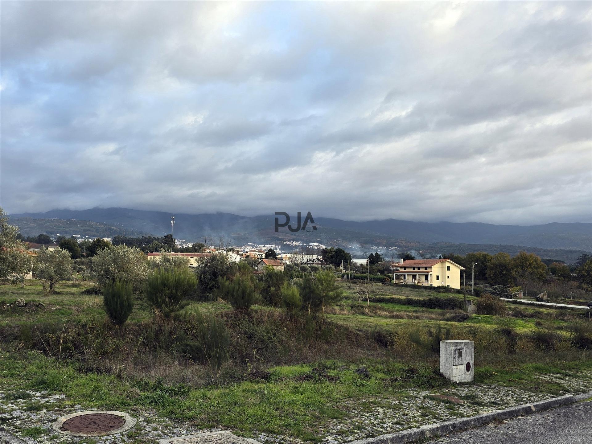 Lote de Terreno para Construção em Nespereira, Gouveia
