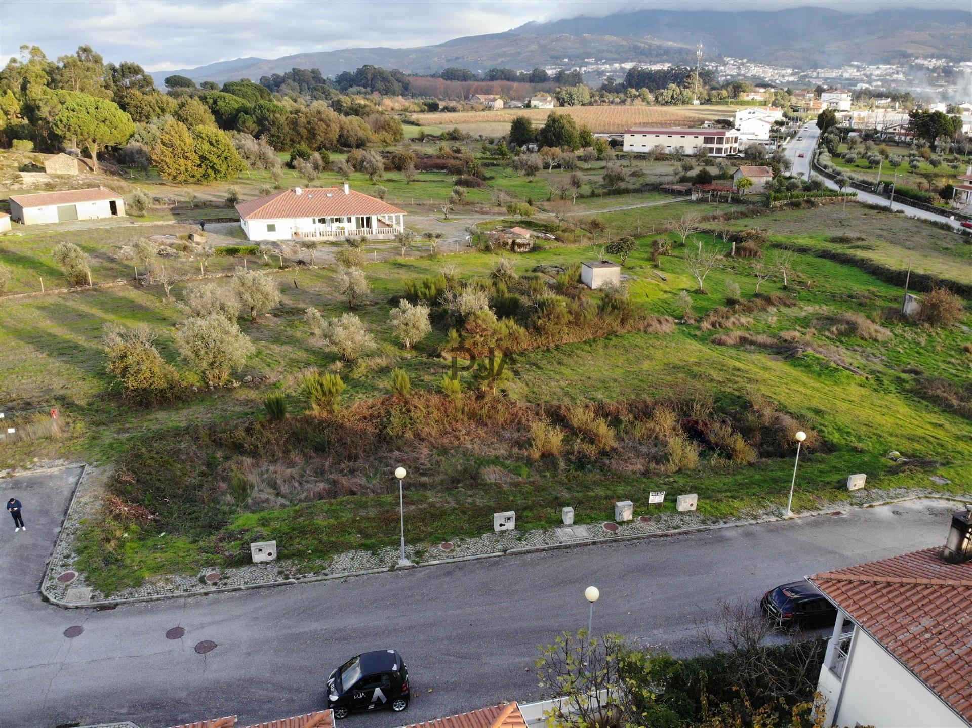 Lote de Terreno para Construção em Nespereira, Gouveia