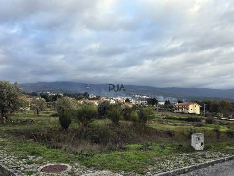 Lote de Terreno para Construção em Nespereira, Gouveia