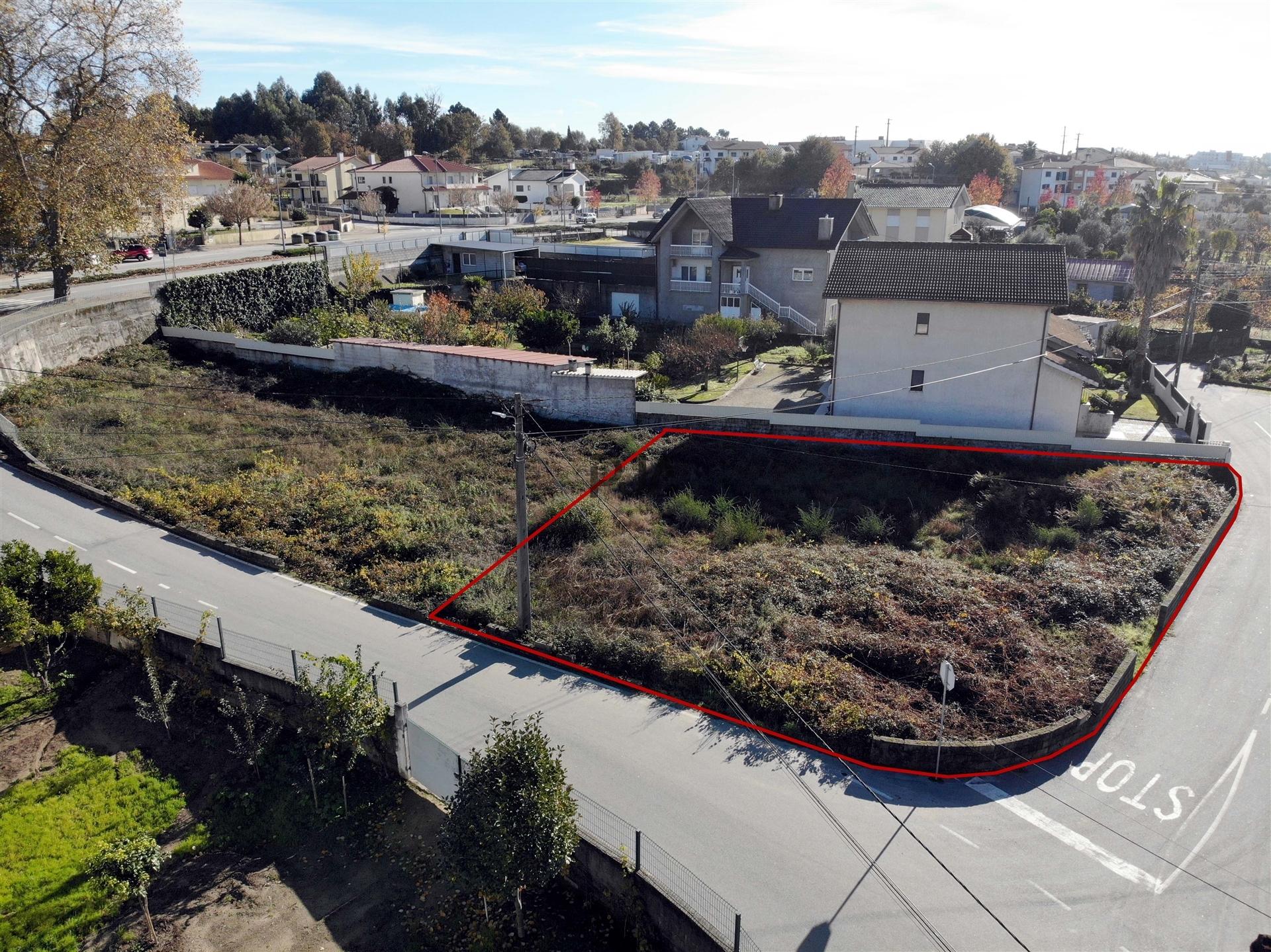 Lote de terreno com duas moradias aprovadas em Pascoal, Viseu