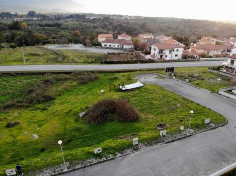 Lote de Terreno para Construção em Nespereira, Gouveia