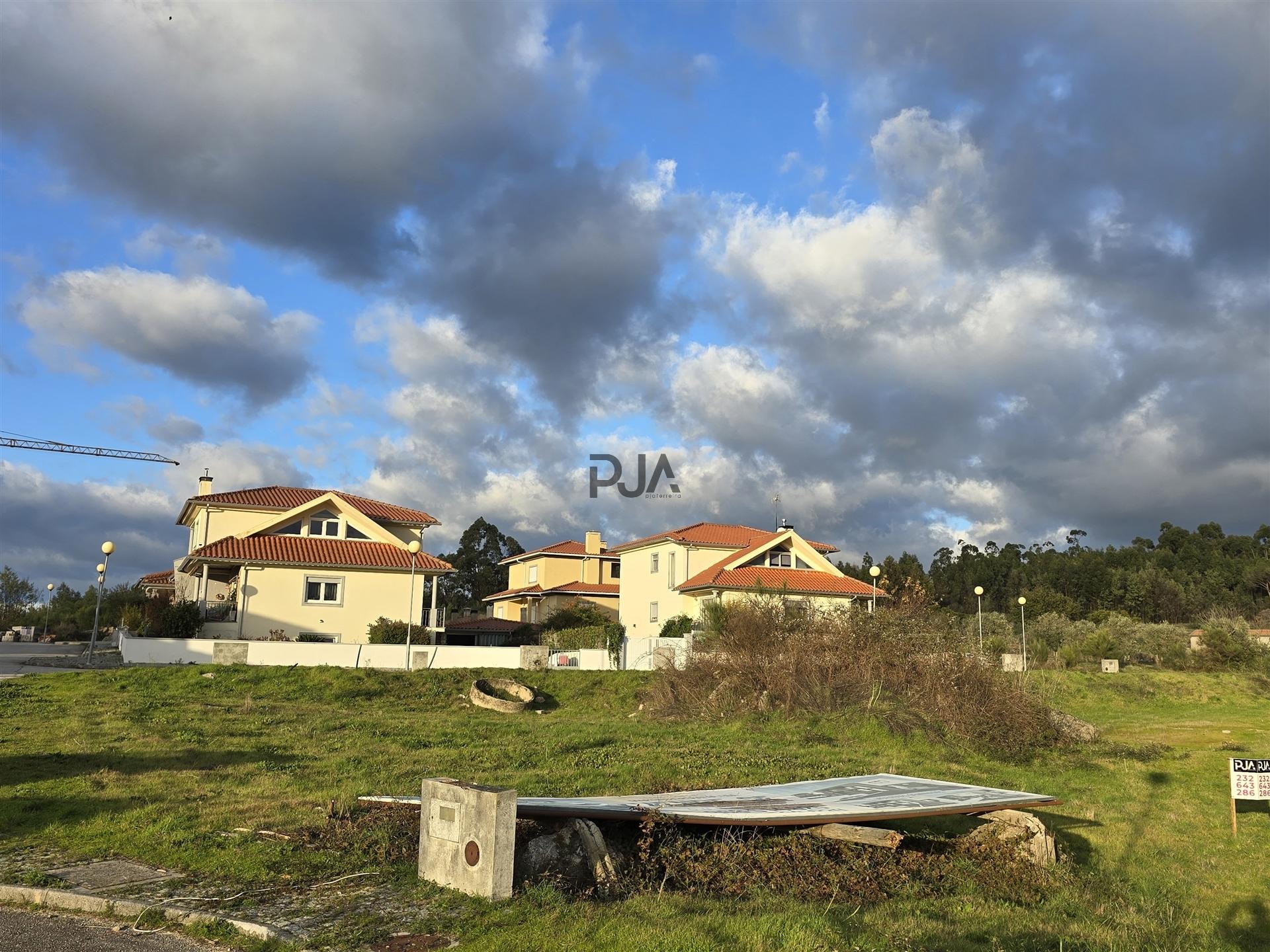 Lote de Terreno para Construção em Nespereira, Gouveia