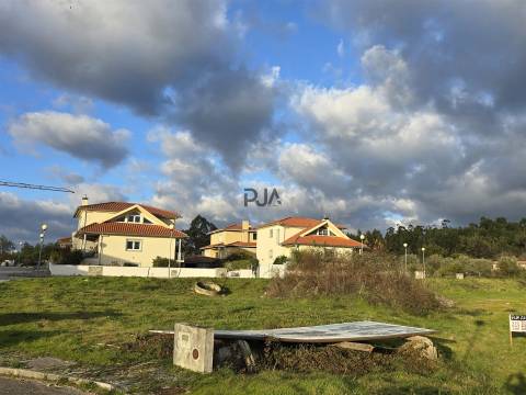 Lote de Terreno para Construção em Nespereira, Gouveia