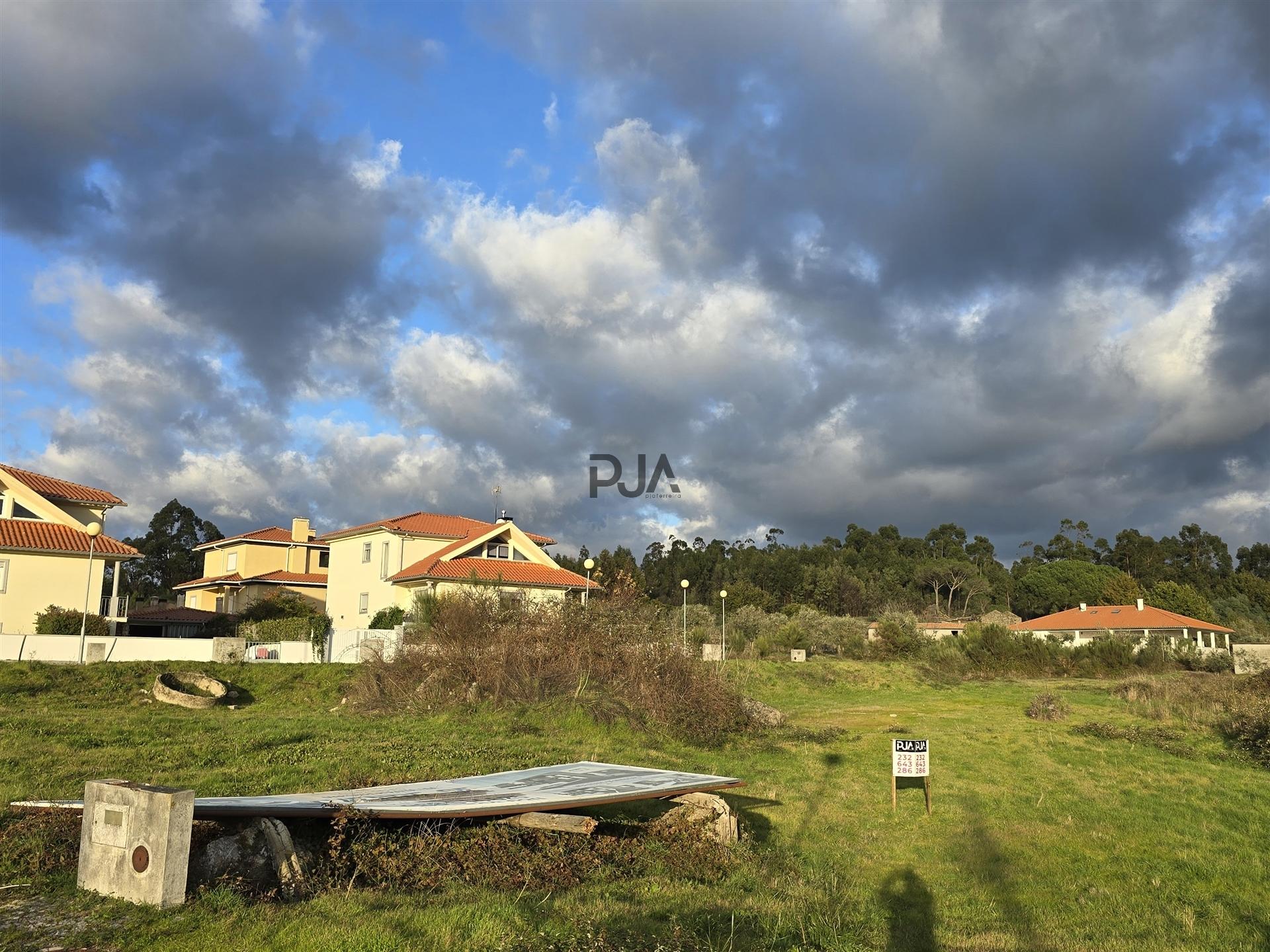 Lote de Terreno para Construção em Nespereira, Gouveia