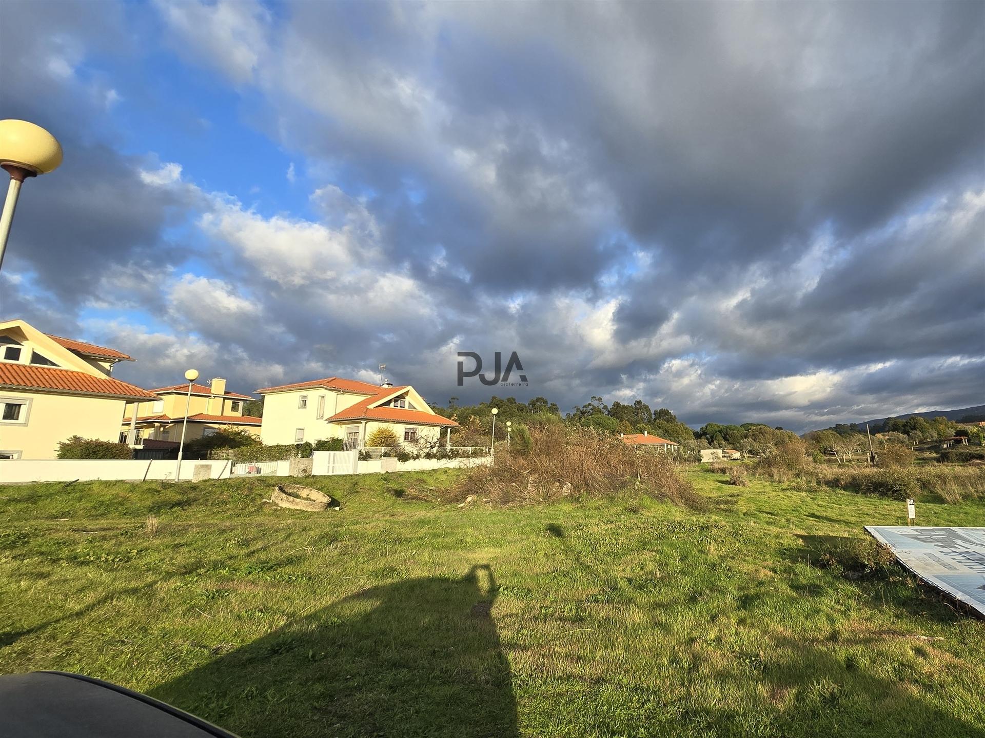 Lote de Terreno para Construção em Nespereira, Gouveia