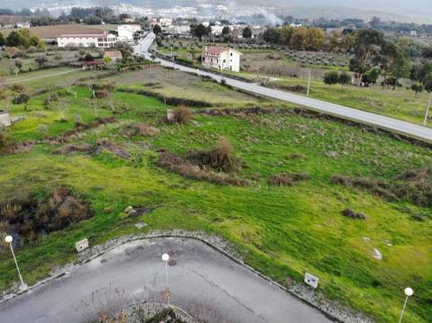 Lote de Terreno para Construção em Nespereira, Gouveia