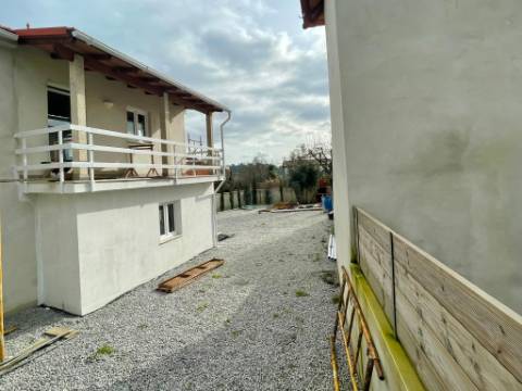 Moradia T3 + 2 apartamentos T2 em Campo de Besteiros, Tondela