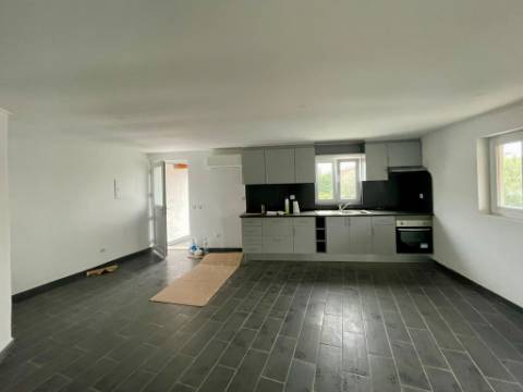 Moradia T3 + 2 apartamentos T2 em Campo de Besteiros, Tondela