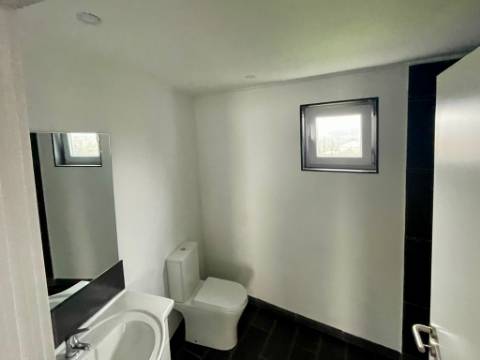 Moradia T3 + 2 apartamentos T2 em Campo de Besteiros, Tondela