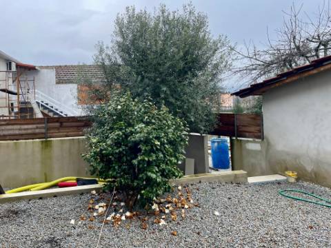 Moradia T3 + 2 apartamentos T2 em Campo de Besteiros, Tondela