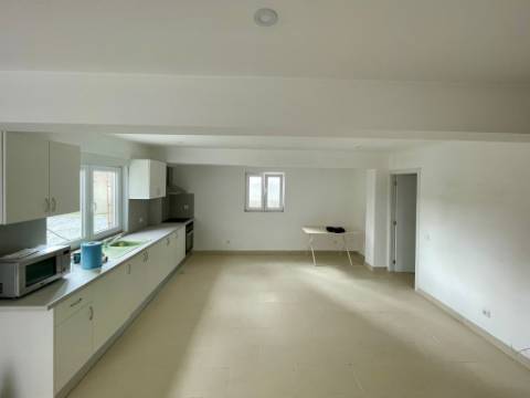 Moradia T3 + 2 apartamentos T2 em Campo de Besteiros, Tondela