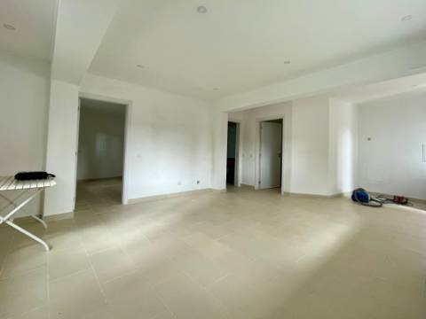 Moradia T3 + 2 apartamentos T2 em Campo de Besteiros, Tondela