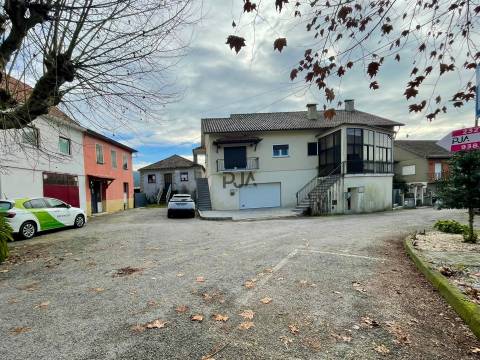 Moradia para Recuperar em Cortiçada, Tondela