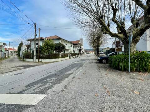 Moradia para Recuperar em Cortiçada, Tondela