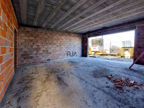 Moradia Geminada T3 em Fragosela, Viseu