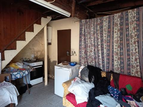 Moradia para Recuperar em Treixedo, Santa comba Dão