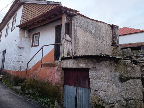 Moradia para Recuperar em Treixedo, Santa comba Dão