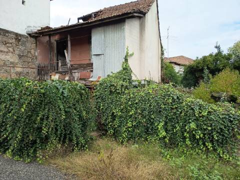 Moradia para Recuperar em Treixedo, Santa Comba Dão