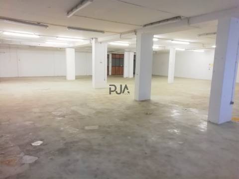 Armazém para arrendar em Viseu