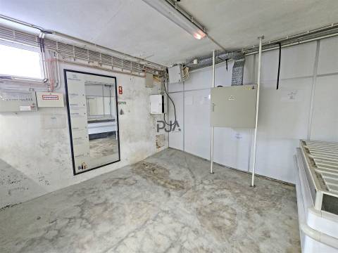 Armazém para Vender em Viseu