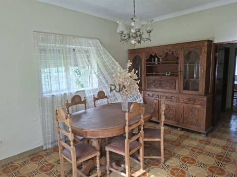 Moradia T5 em Sezures, Penalva do Castelo