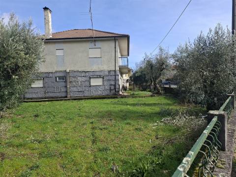 Moradia T5 em Sezures, Penalva do Castelo