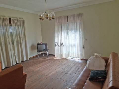 Moradia T5 em Sezures, Penalva do Castelo