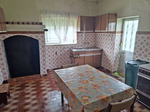 Moradia T5 em Sezures, Penalva do Castelo