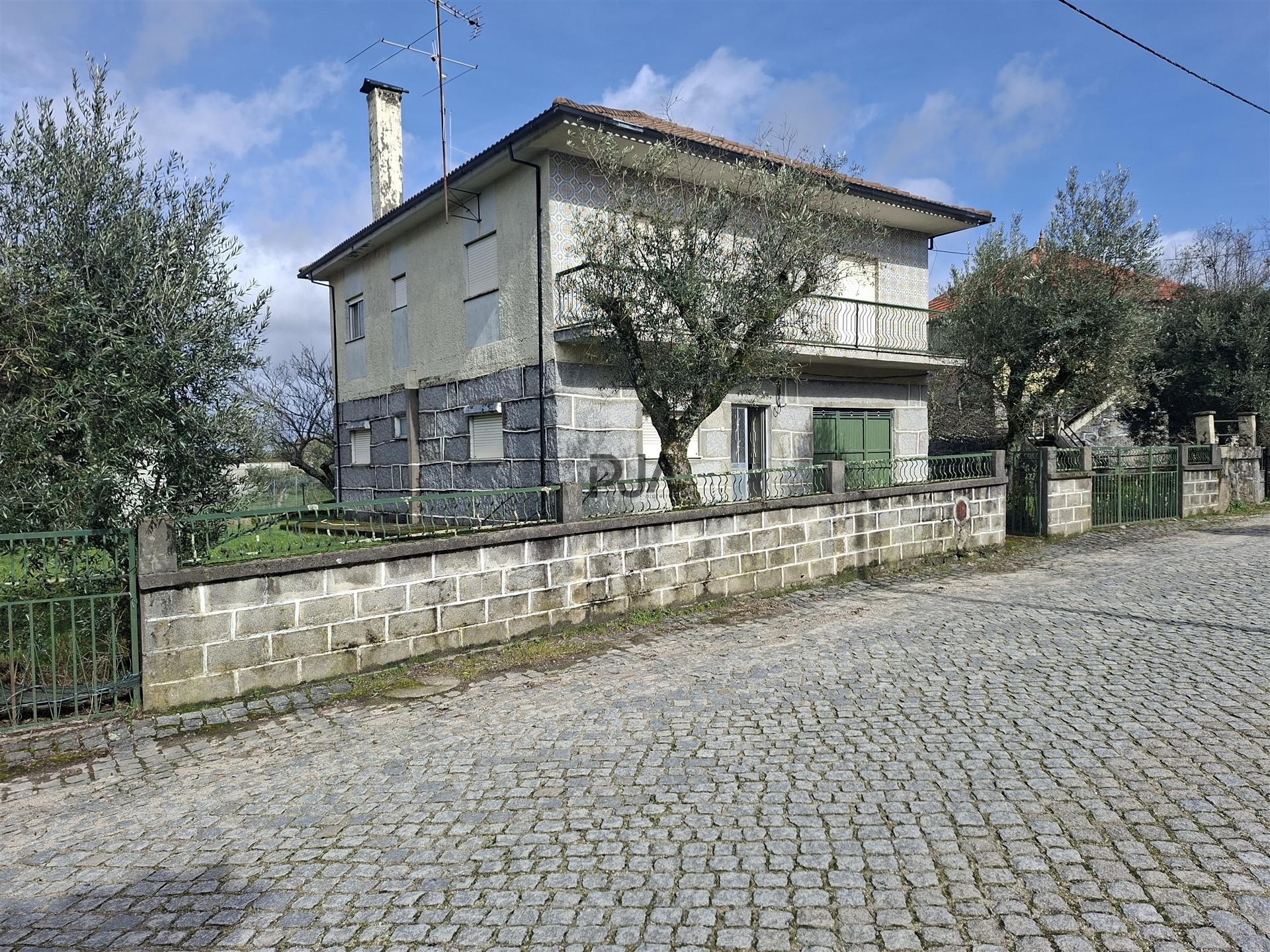 Moradia T5 em Sezures, Penalva do Castelo