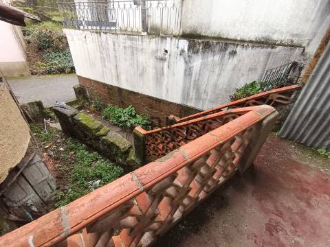 Moradia para Recuperar em Treixedo