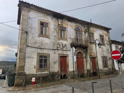 Edifício para Recuperar no Centro de Penalva do Castelo