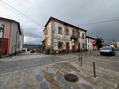 Edifício para Recuperar no Centro de Penalva do Castelo