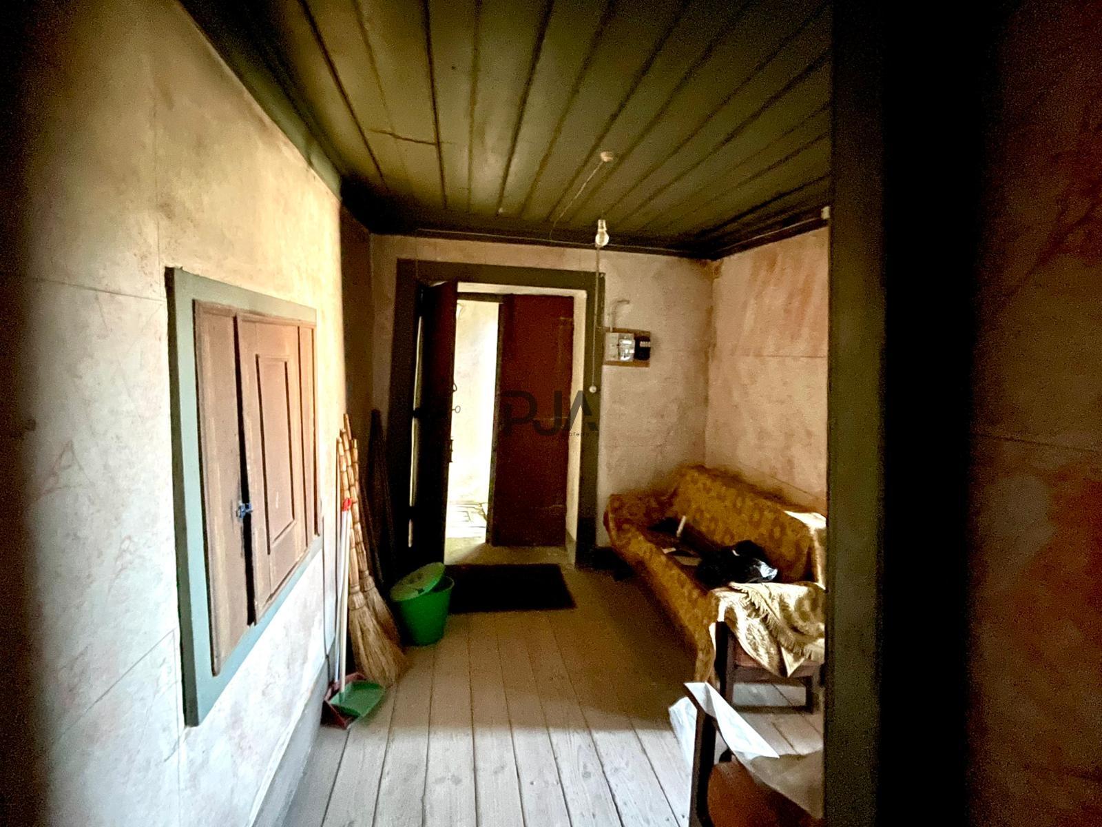 Moradia para recuperar em Vila Nova da Rainha, Tondela