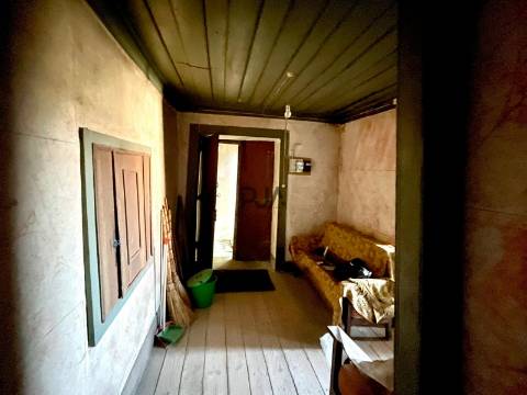 Moradia para recuperar em Vila Nova da Rainha, Tondela