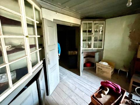 Moradia para recuperar em Vila Nova da Rainha, Tondela