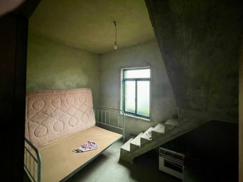 Moradia para Recuperar em Teomil, Tondela