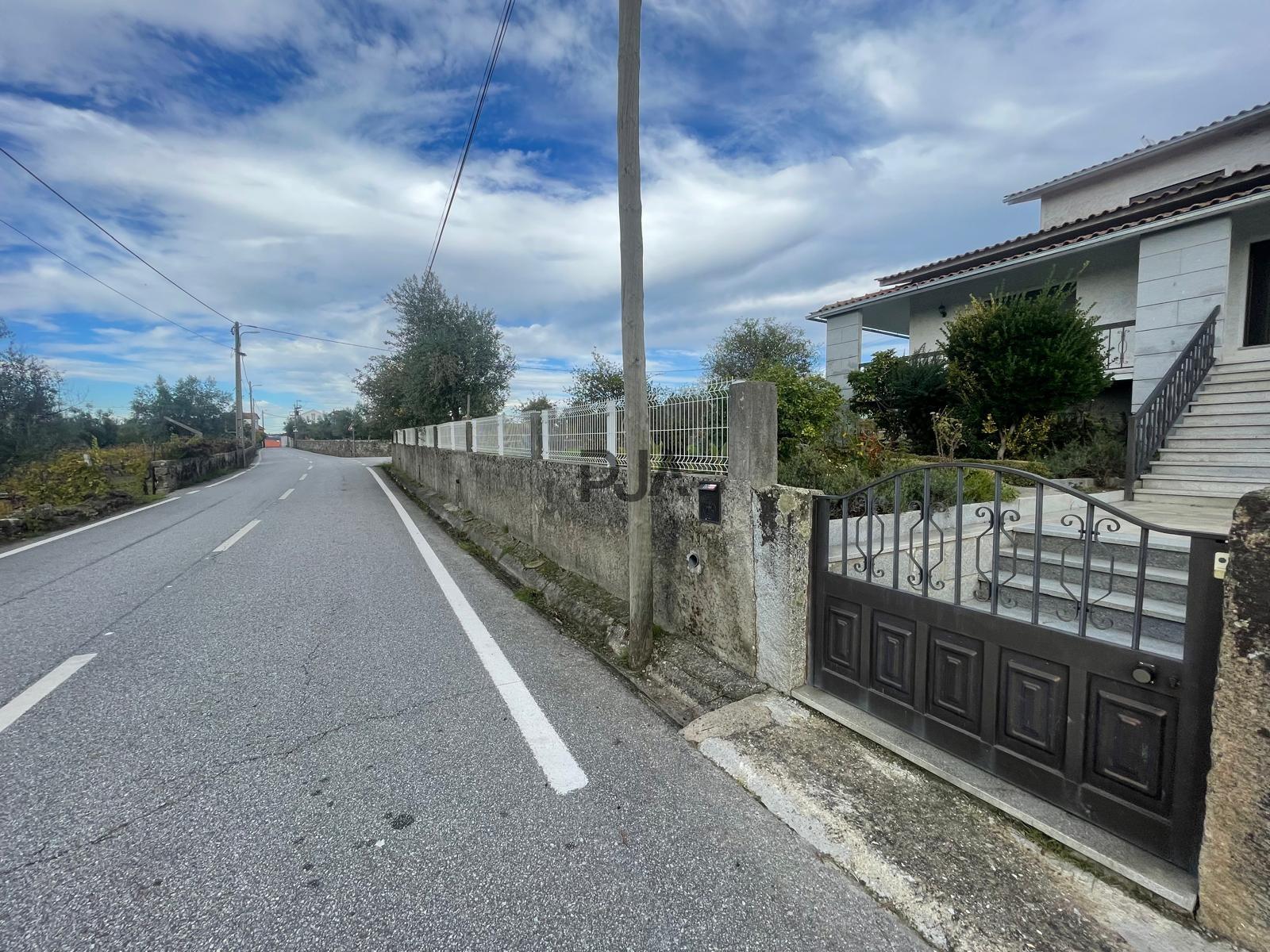 Moradia Isolada T5 em Outeiro de Espinho, Mangualde