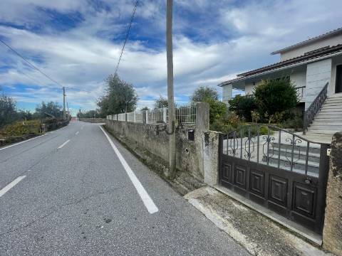 Moradia Isolada T5 em Outeiro de Espinho, Mangualde