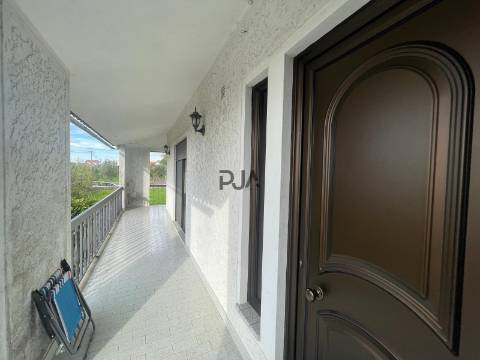 Moradia Isolada T5 em Outeiro de Espinho, Mangualde