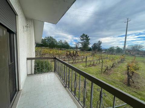 Moradia Isolada T5 em Outeiro de Espinho, Mangualde